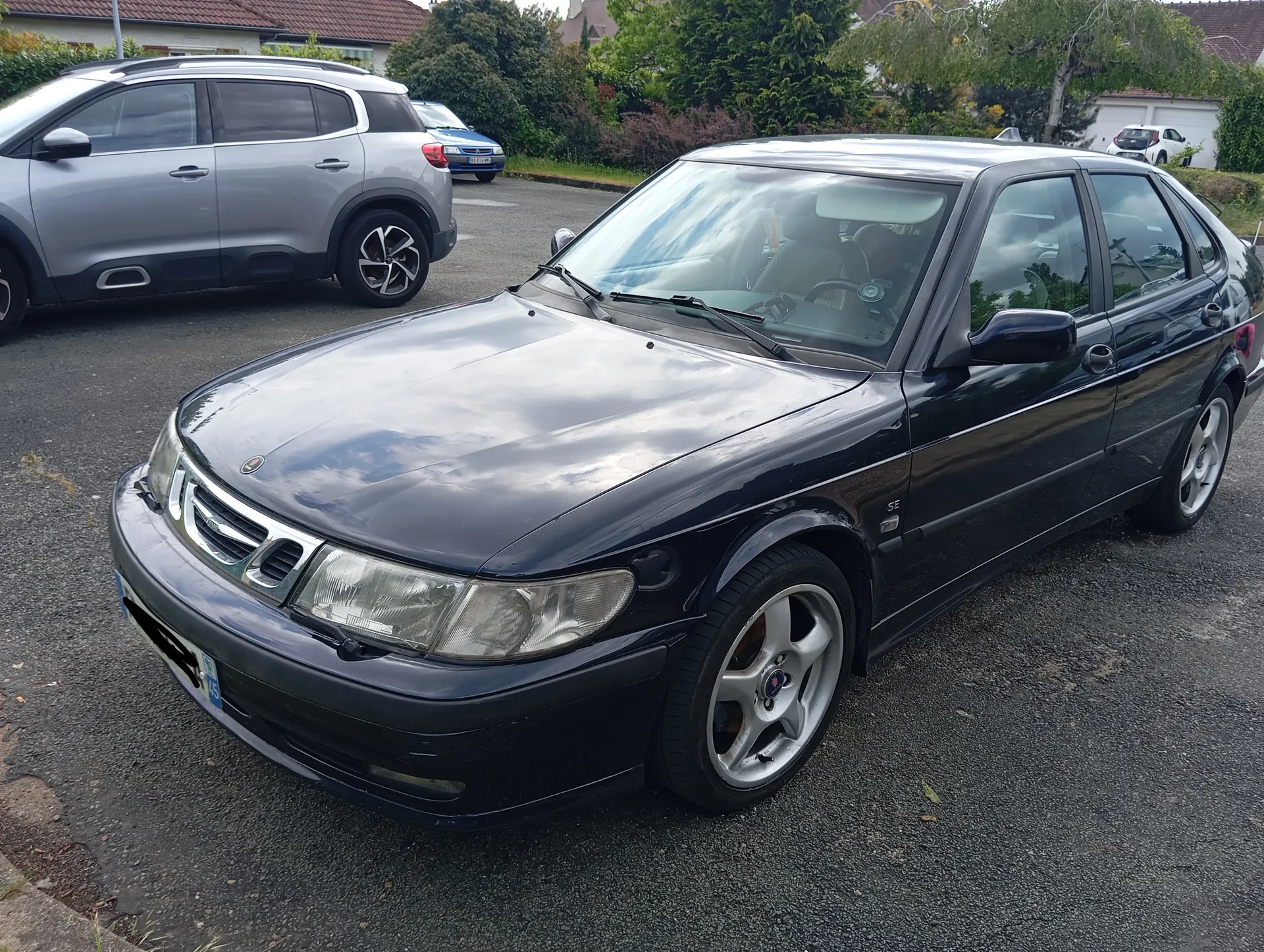 Saab 9000 exterior shot