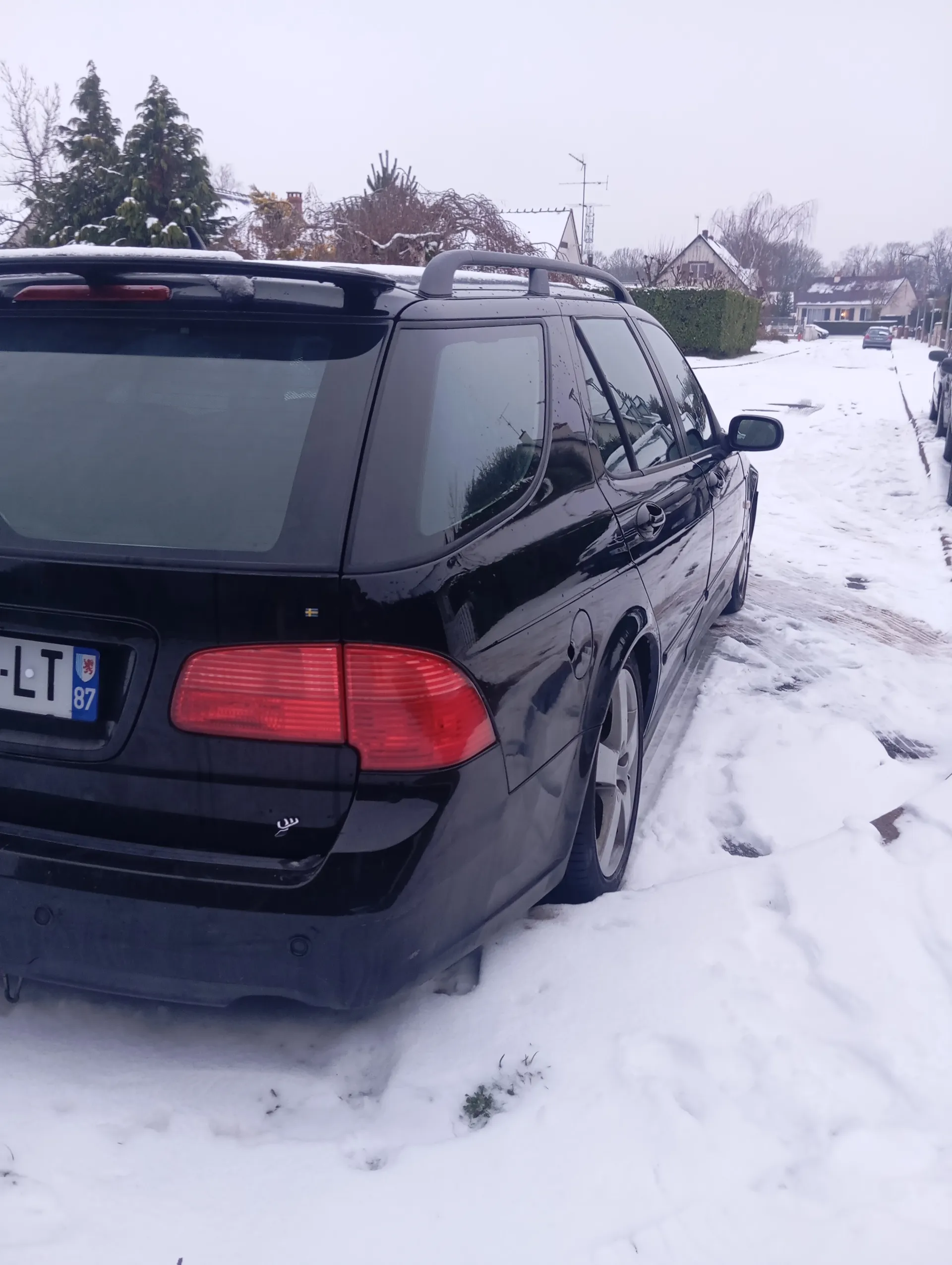 Saab 9-5 Aero and 9000 side by side